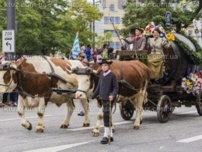 Германия встречает весну пышными гуляньями