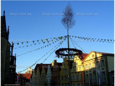 Германия встречает весну пышными гуляньями Германия встречает весну пышными гуляньями