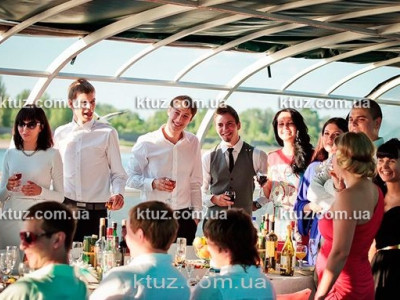 Вечеринка на теплоходе Вечеринка на теплоходе