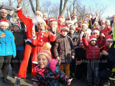 Санта-Клаусы, вперед!