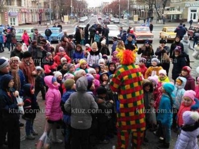 Маленькие жители Мариуполя развлеклись на концерте