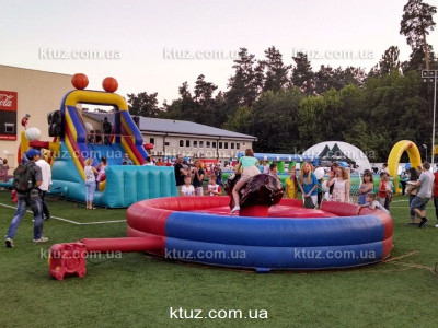 Козырный Туз на праздновании Дня Независимости США Козырный Туз на праздновании Дня Независимости США