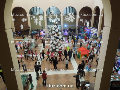 Встреча нового года в офисе Встреча нового года в офисе