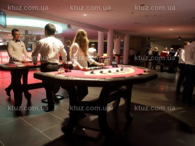 Кто больше? Или 20 игровых столов одновременно в НСК “Олимпийский” Кто больше? Или 20 игровых столов одновременно в НСК “Олимпийский”