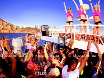 Вечеринка на теплоходе Вечеринка на теплоходе