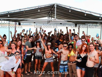 Вечеринка на теплоходе Вечеринка на теплоходе