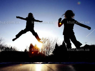 Игры на батуте: не только прыжки, а полноценные развлечения для детей любого возраста Игры на батуте: не только прыжки, а полноценные развлечения для детей любого возраста