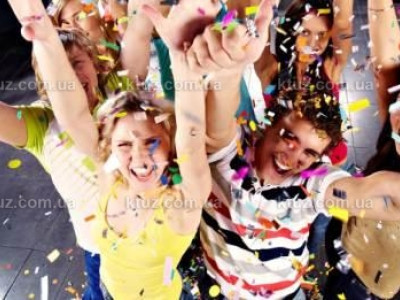 Как встретить 8 марта коллективом