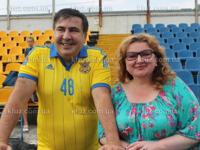 Саакашвили сыграл с представителями украинских телеканалов в футбол