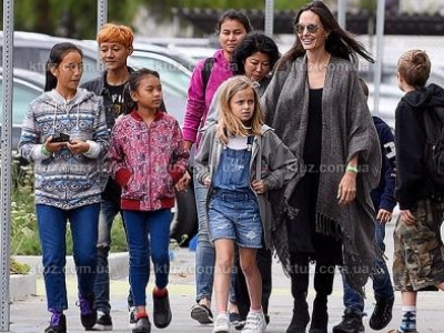 Брэд Питт и семья погибшего друга Брэд Питт и семья погибшего друга