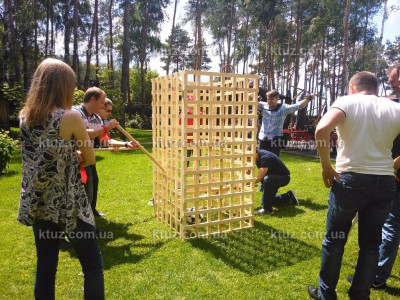 Мяч в клетке