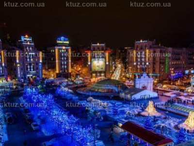 Улицы Киева наряжают к приходу Нового года Улицы Киева наряжают к приходу Нового года
