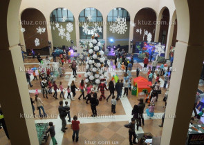 Новогодний утренник «Страна Чудес»